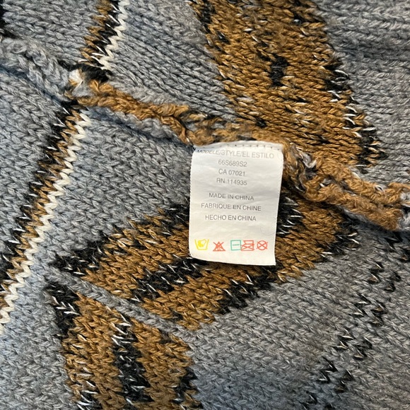 Patterned Cardigan Size Large - Picture 6 of 7